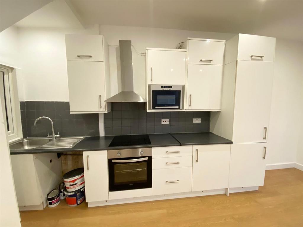 Kitchen area.jpg