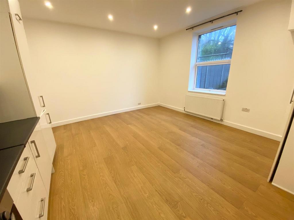 Living area.jpg