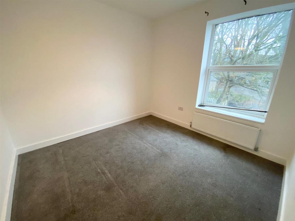 Bed 1.jpg