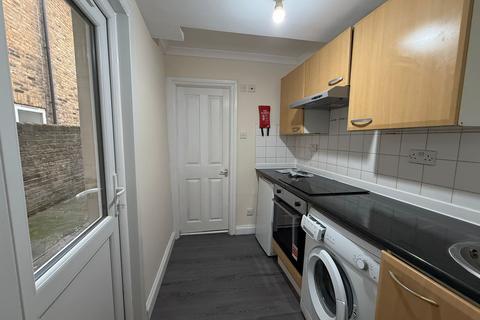 Studio to rent, Sparsholt Road, London N19