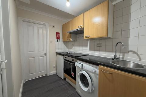 Studio to rent, Sparsholt Road, London N19
