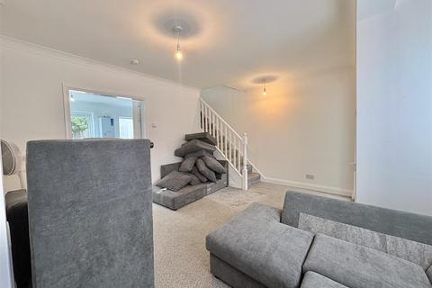 3 bedroom terraced house to rent, Fairfax Drive, Westcliff-On-Sea