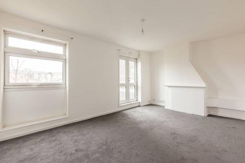 3 bedroom flat for sale, London E3
