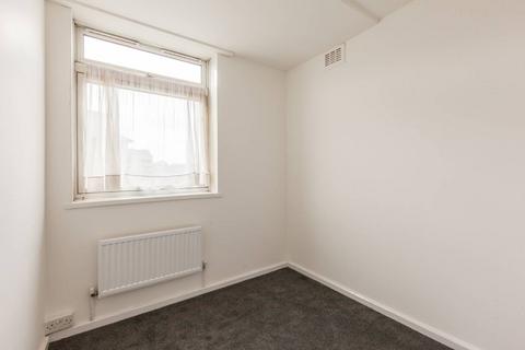 3 bedroom flat for sale, London E3