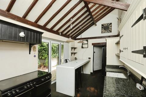 4 bedroom character property for sale, Norwich Road, Dereham