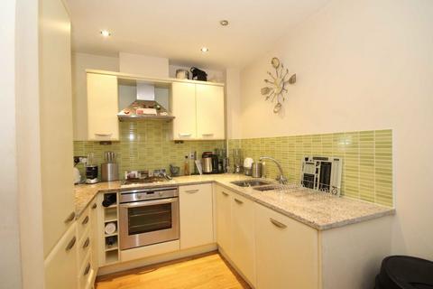 2 bedroom bungalow to rent, Langhorn Drive, Twickenham TW2