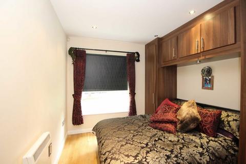 2 bedroom bungalow to rent, Langhorn Drive, Twickenham TW2