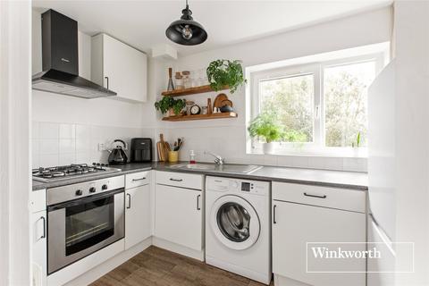 1 bedroom apartment for sale, Montague Close, High Barnet, EN5