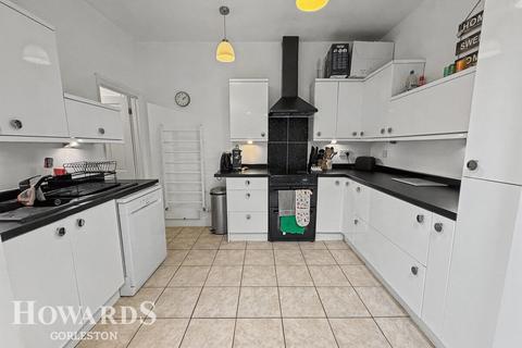 3 bedroom terraced house for sale, Lowestoft Road, Gorleston