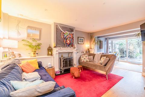 4 bedroom semi-detached house for sale, Blackdown Close, Surrey GU22