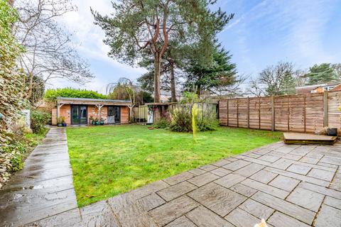 4 bedroom semi-detached house for sale, Blackdown Close, Surrey GU22