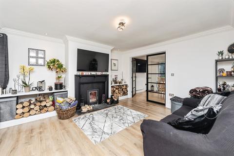 5 bedroom detached house for sale, Magnolia Close, Shafton, Barnsley