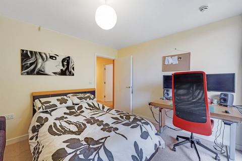 2 bedroom flat for sale, Wenlock Street, London