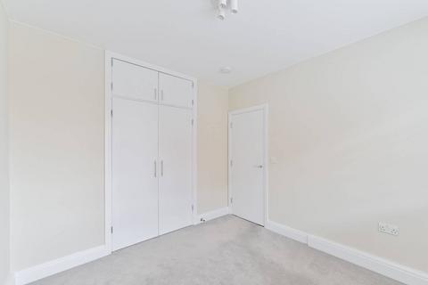 2 bedroom flat to rent, Wandsworth Road, Vauxhall, London, SW8