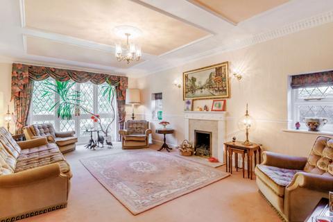 5 bedroom detached house for sale, Drakes Drive, London, HA6