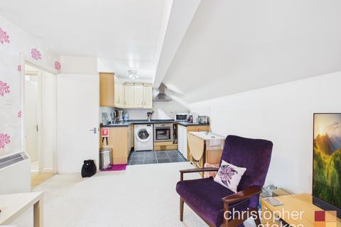 1 bedroom flat for sale, Turners Hill, Cheshunt, Waltham Cross EN8 9DG