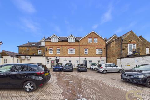 Turners Hill, Cheshunt, Waltham Cross EN8 9DG