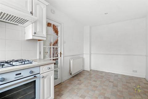3 bedroom semi-detached house for sale, Althorp Gardens, Pershore