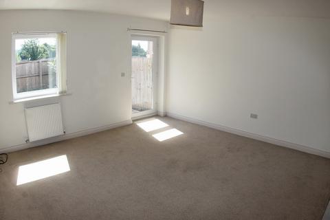 2 bedroom bungalow to rent, Canal Walk, Rudheath, Northwich, CW9