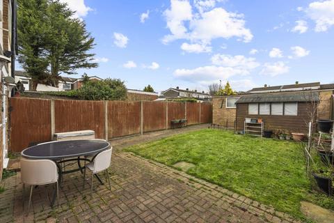 3 bedroom terraced house for sale, Radburn Close, Essex CM18