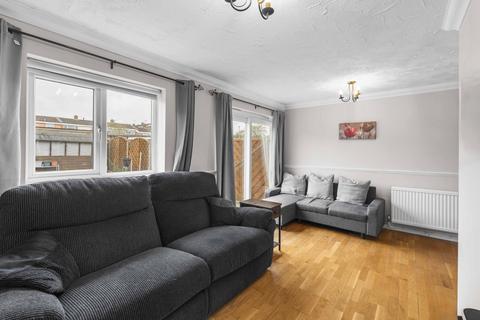 3 bedroom terraced house for sale, Radburn Close, Essex CM18