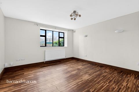 2 bedroom apartment for sale, The Crescent, Surbiton