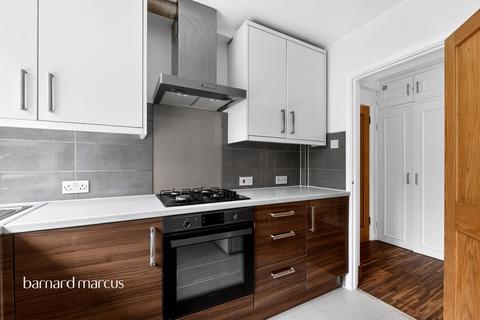 2 bedroom apartment for sale, The Crescent, Surbiton