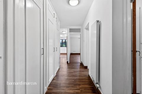 2 bedroom apartment for sale, The Crescent, Surbiton