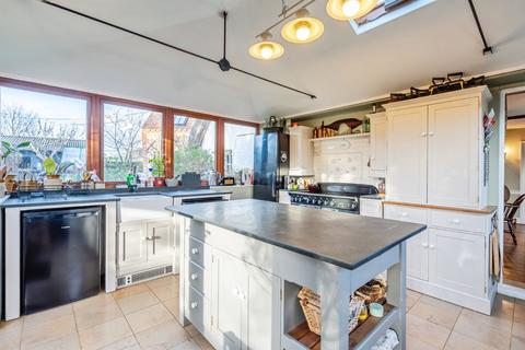 5 bedroom cottage for sale, North Bersted Street, Bognor Regis