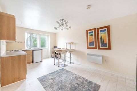 undefined, Gammons Lane, Watford, WD24