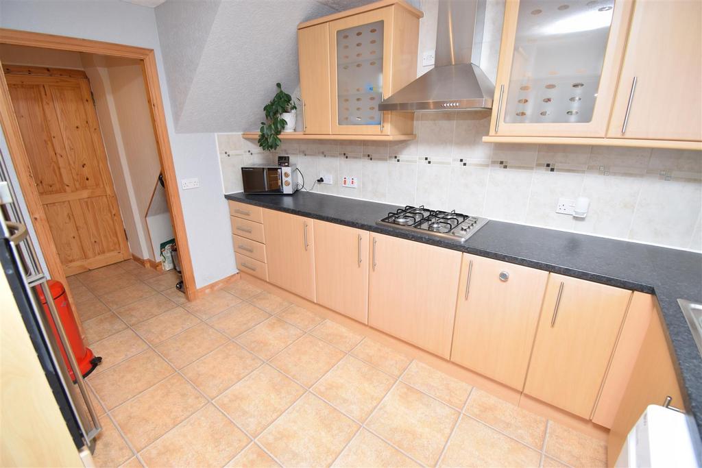 Kitchen (2).jpg