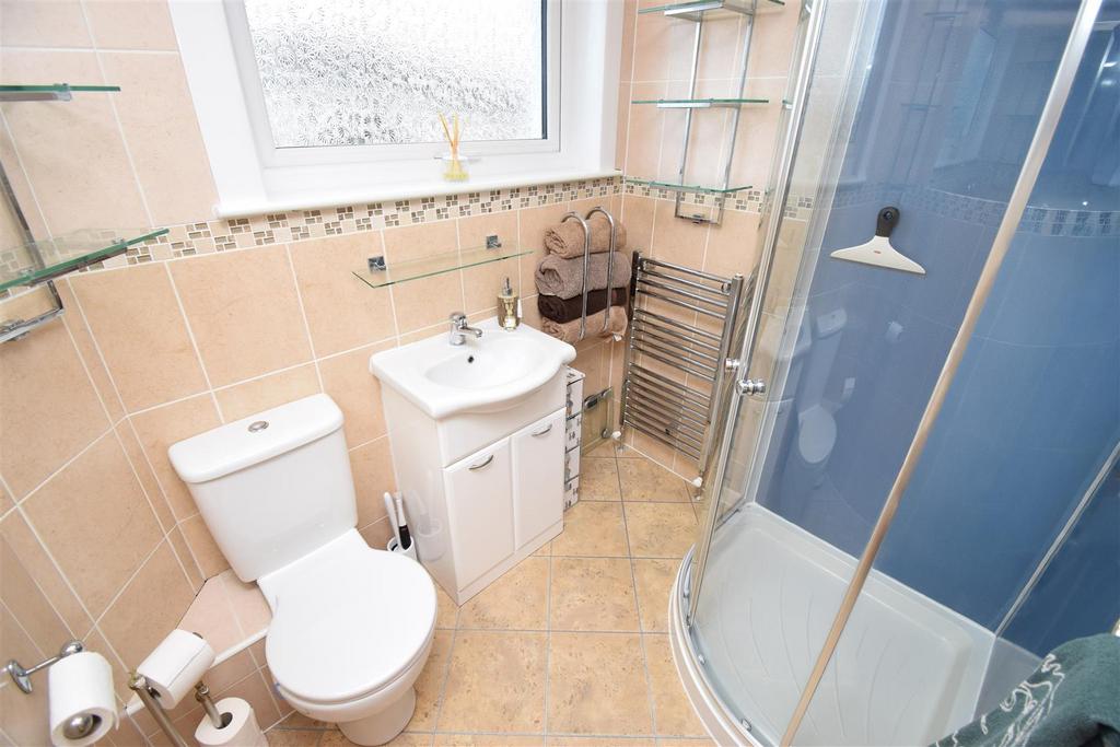 SHOWER ROOM..jpg