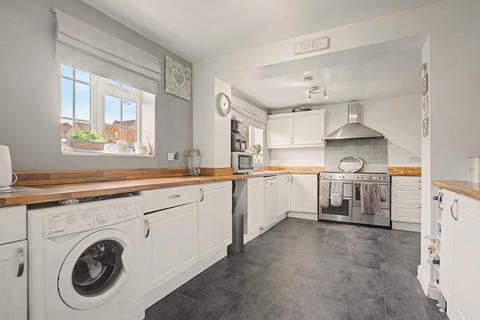 3 bedroom end of terrace house for sale, Willow Close, Measham, Swadlincote