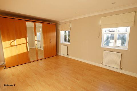 3 bedroom terraced house to rent, Butlers Pond, Whitchurch Hill