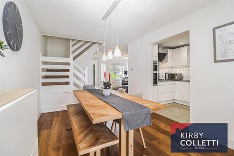 3 bedroom semi-detached house for sale, Buryholme, Wormley