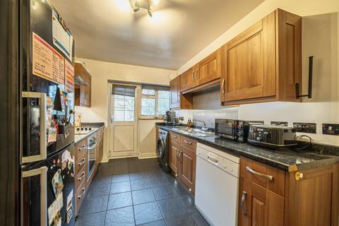 2 bedroom flat for sale, West Street Lane, Carshalton, SM5
