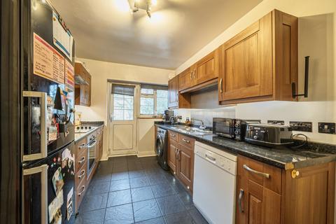 2 bedroom flat for sale, West Street Lane, Carshalton, Surrey, SM5