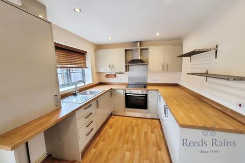 3 bedroom terraced house to rent, Lady Smith Court, North Yorkshire YO8