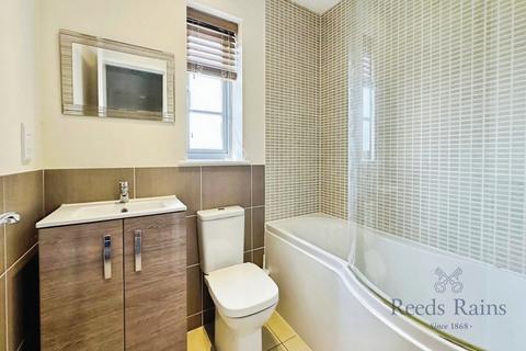 3 bedroom terraced house to rent, Lady Smith Court, North Yorkshire YO8