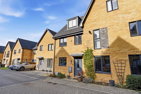 3 bedroom semi-detached house for sale, Tala Close, Surbiton, KT6