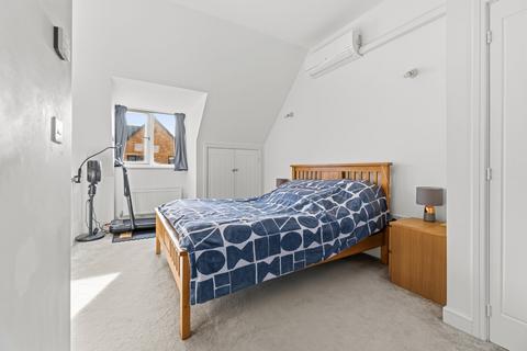 3 bedroom semi-detached house for sale, Tala Close, Surbiton, KT6