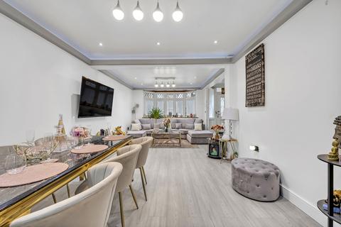 undefined, Nevis Close, Rise Park, RM1