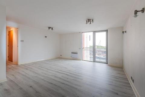 2 bedroom flat for sale, Pierhead View, Penarth CF64