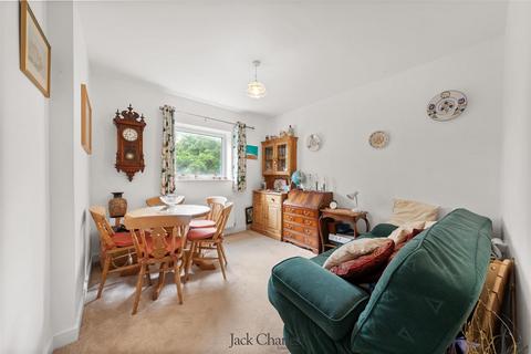 2 bedroom flat for sale, Sovereign Way, Tonbridge
