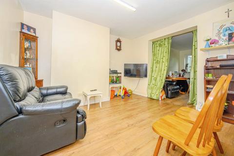 3 bedroom semi-detached house for sale, Bassil Road, Hemel Hempstead