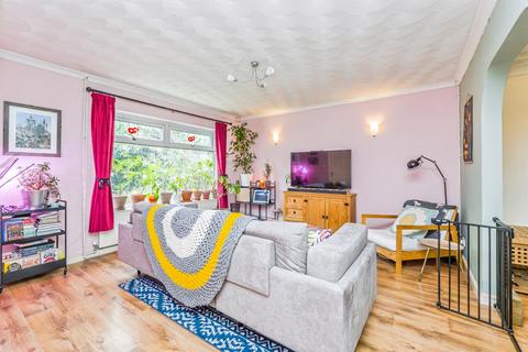 Bryn Pinwydden, Pentwyn, Cardiff