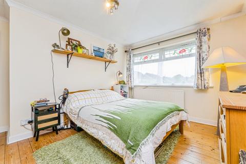 undefined, Bryn Pinwydden, Pentwyn, Cardiff
