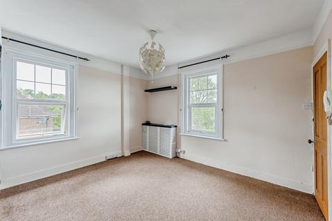 2 bedroom flat for sale, Top Road, East Grinstead