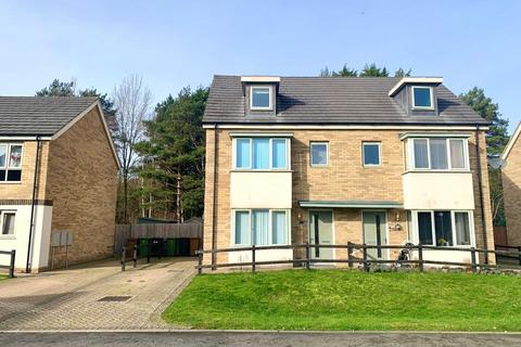 Semi-detached house - Westbrooke Place, LINCOLN