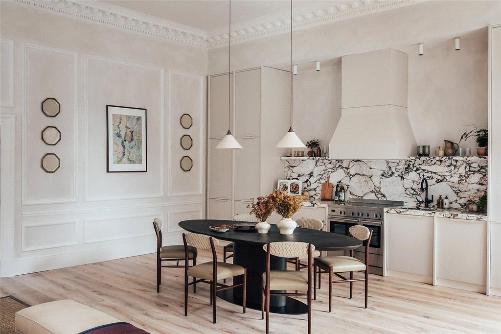 Kitchen/Dining Area